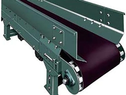 Convoyeur en auge sur rouleaux